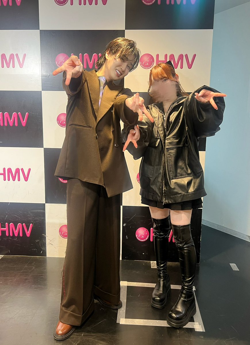 あると tweet media