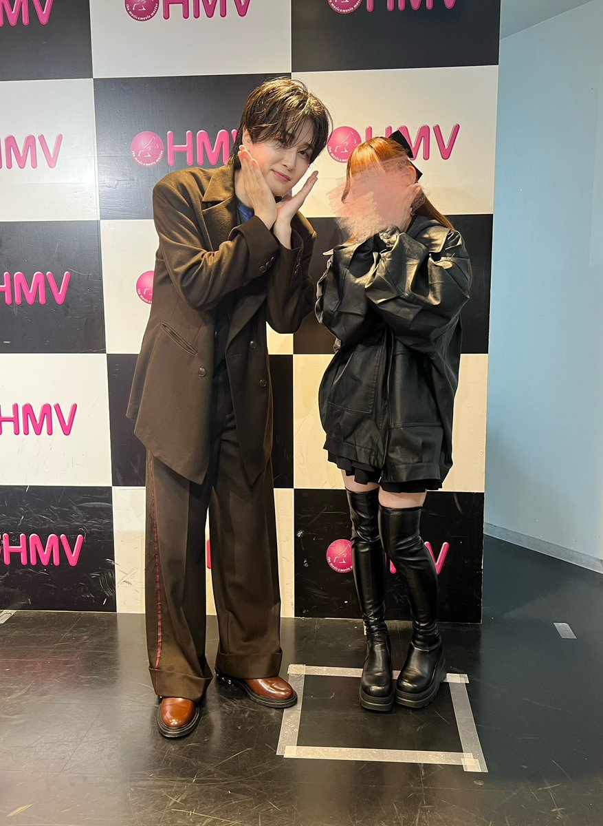 あると tweet media