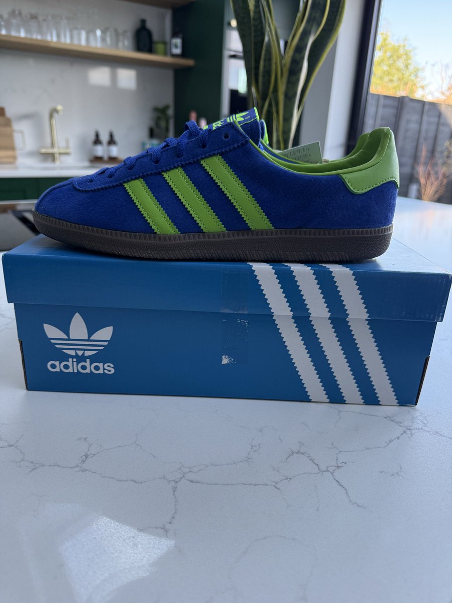 chompy77's tweet photo. @adiFamily_ @ACasualBantam Happy Easter 🐣 all have a pair of Athen 9/10 unworn tags in box size 8 £50 tyd uk anymore information needed just ask thank you 👍🏼 https://t.co/7OkYgYRLU3