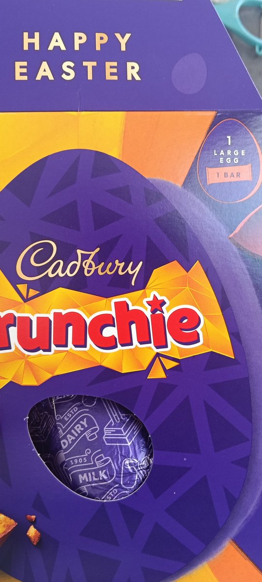 rhfrew's tweet photo. @CadburyUK you've really got a cheek calling this a bar. It's "bite size" at best. True disappointing 😔 https://t.co/vAyIbswdrZ