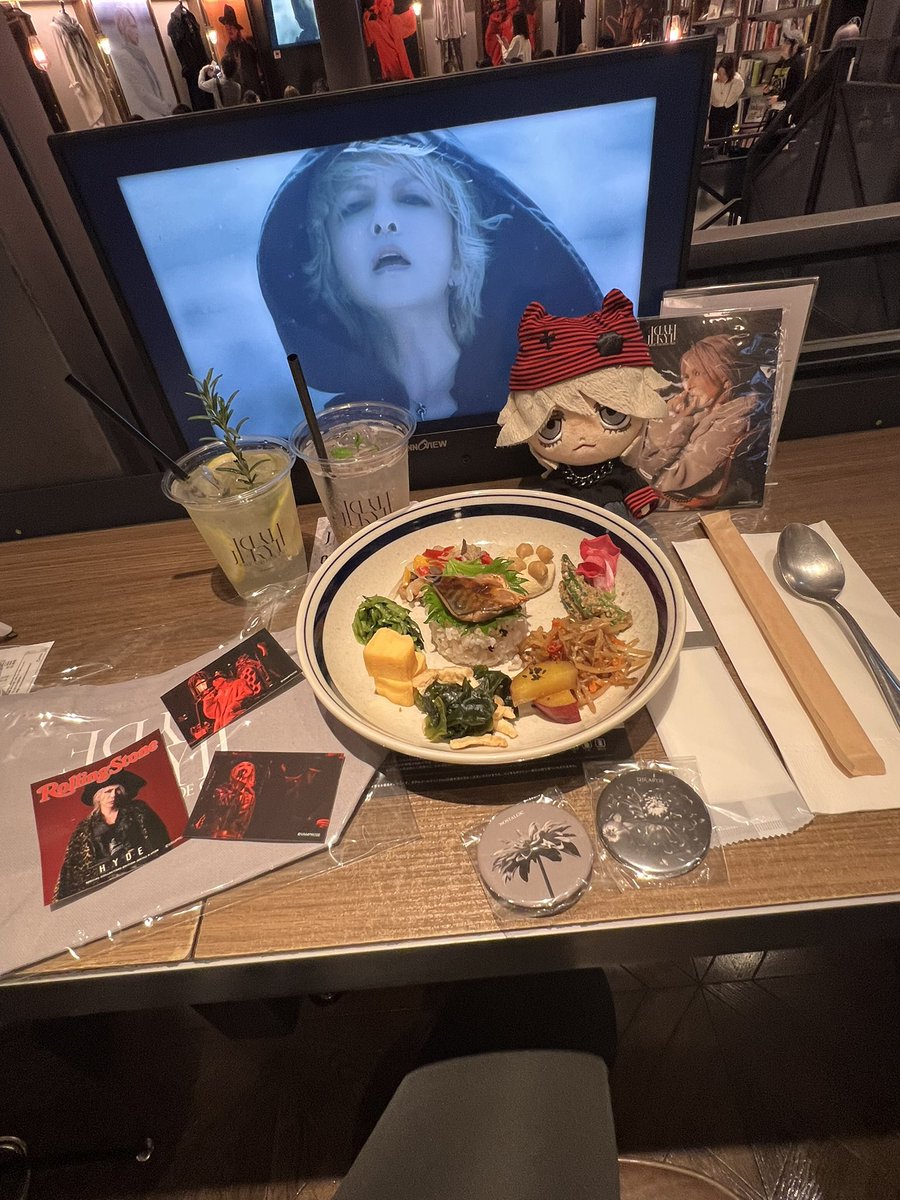 twinkle8110's tweet photo. JEKYLLカフェ☕️
素敵な空間💓💓💓

#HYDE
#SHIBUYATSUTAYA
#JEKYLLANDHYDECAFE https://t.co/5KTXd6iOGq
