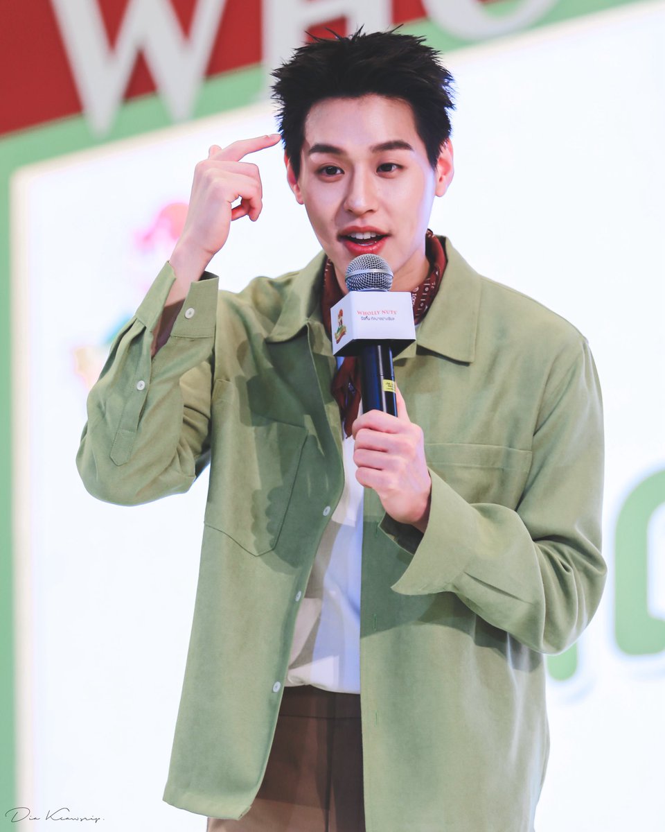 𝗱𝗶𝗮 ◡̈ 🤎🍃🍂 tweet media