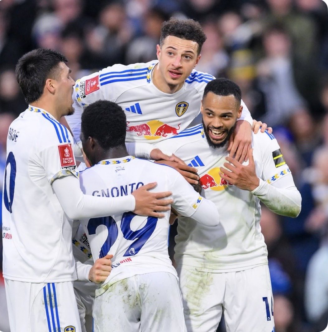 alisonelsayed's tweet photo. It’s Cup Match Day for our @LUFC lads. Come on Leeds! Wembley bound 🙏💙💛⚽️ https://t.co/p063yCS6cF