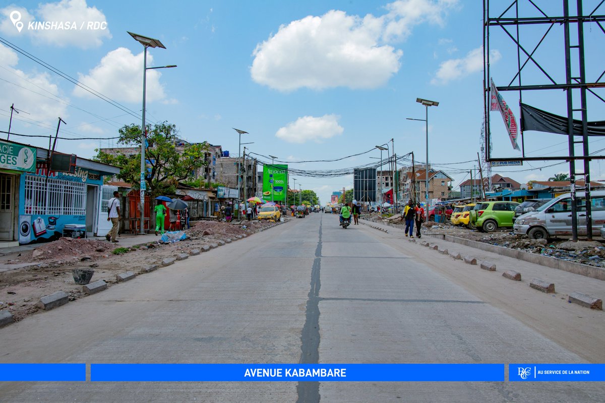 BCeCoRDC's tweet photo. Suivi des travaux de voirie urbaine à Kinshasa : Le prof Sylvain Alongo Longomba effectue une inspection de la voirie urbaine de Kinshasa. 

Dans le cadre du renforcement du suivi et de l’efficacité dans la mise en œuvre des projets publics, le Directeur Général a.i. du Bureau Central de Coordination (BCECO), le Professeur Dr Ir. Sylvain Alongo Longomba, a effectué ce samedi 4 avril 2026, une descente dans les différents axes routiers sous supervision du Bureau central de coordination ( BCECO). 

Cette inspection ciblée avait pour but de cartographier et mettre à jour les diverses contraintes qui retardent la finition des travaux afin d'accélérer  le suivi et la prise en charge du projet de construction et réhabilitation des voirie urbaine de Kinshasa. 

Accompagné d'une forte délégation de cette institution, le Pr Dr Ir Sylvain Alongo a fait un constat satisfaisant de tous les travaux qui s'exécutent, cependant un seul désagrément se pose presque dans tous les chantier, celui du dévoilement des câbles de la Snel, de l'OCPT et la tuyauterie de la Regideso

À l’issue de cette visite le Directeur Général a.i. a déclaré globalement qu'une serie de concertation s'impose pour intensifier les efforts en vue de garantir le strict respect des délais contractuels, des normes techniques et des exigences de qualité.

À travers cette démarche proactive, impulsée sous le leadership du Directeur Général a.i., le BCECO réaffirme sa volonté de:  
(i) renforcer la gouvernance des projets publics ; 
(ii) améliorer la performance dans l’exécution des infrastructures ; 
(iii) contribuer durablement à l’amélioration des conditions de vie des populations.

Cette action s’inscrit pleinement dans la vision du Président de la République, Son Excellence Félix Antoine Tshisekedi Tshilombo,
axée sur le développement des infrastructures et le bien-être des citoyens.

BCECO – Bâtir aujourd’hui, pour connecter demain.