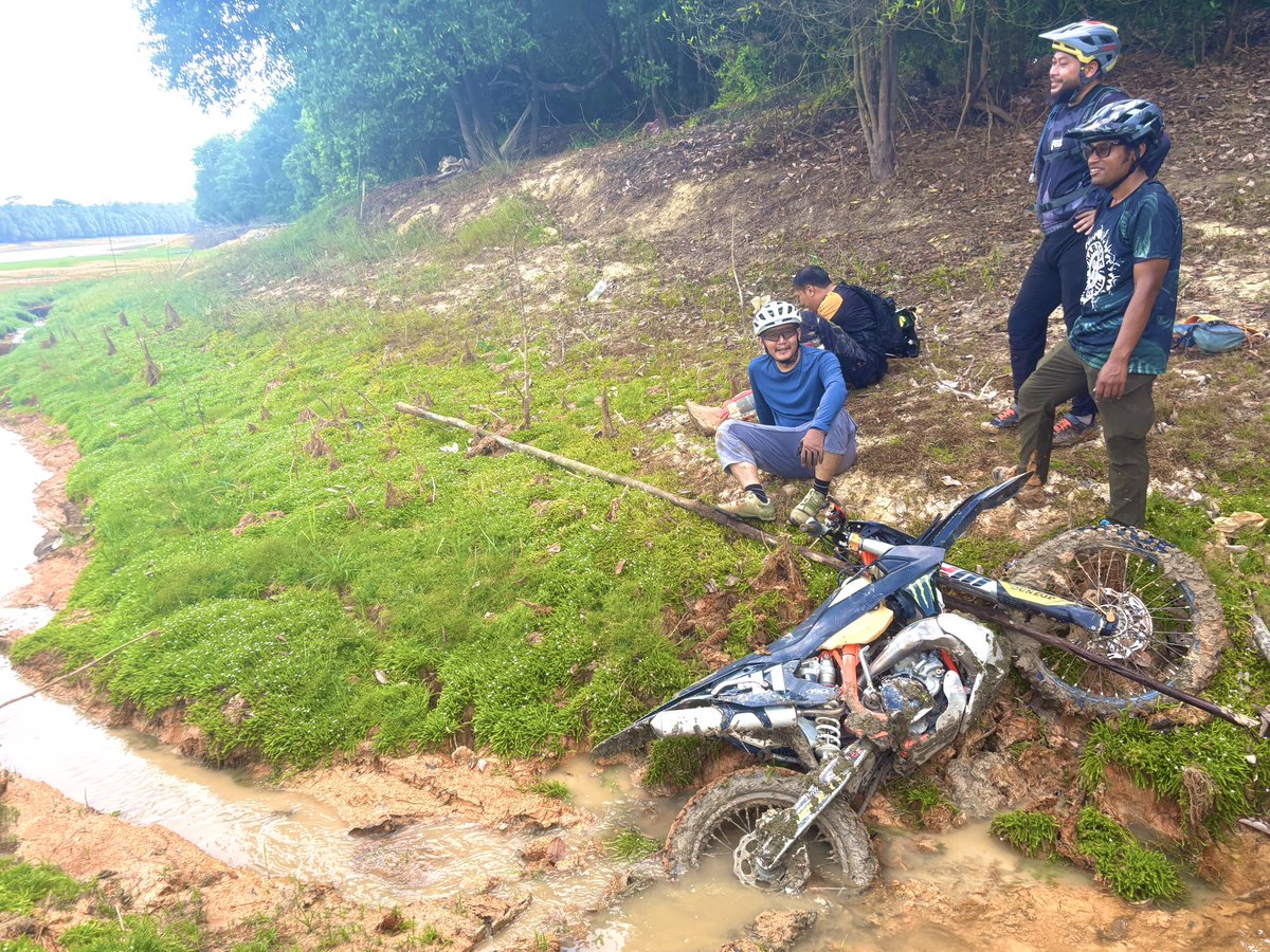 gegala_syahrir's tweet photo. #rideon #rideforhealth #mtblife #sundayvibes #weekendroutine #mtbmalaysia #weekendride https://t.co/cS26WjKws0