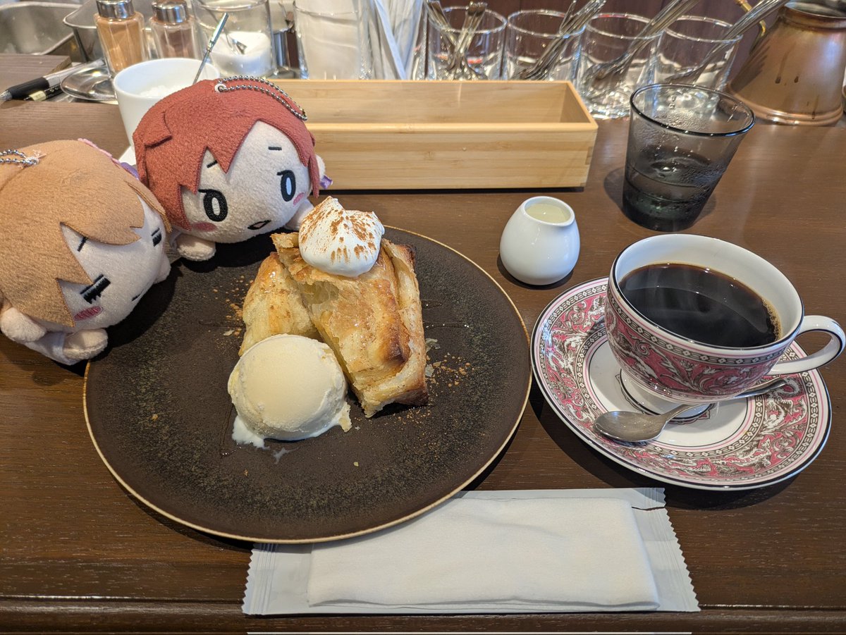 もみじいろは tweet media