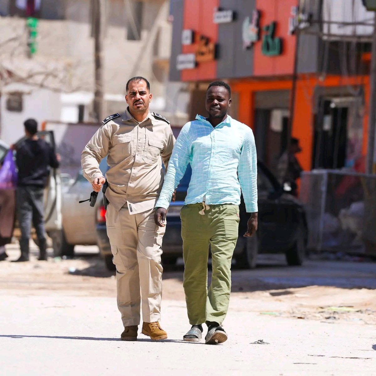 هنـا_العاصمة tweet media