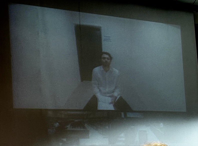 begs 🔻 tweet media