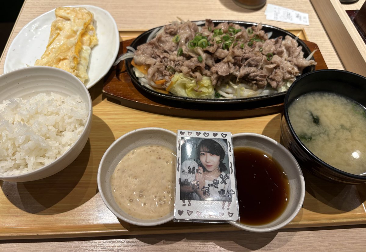 ヒロロン tweet media