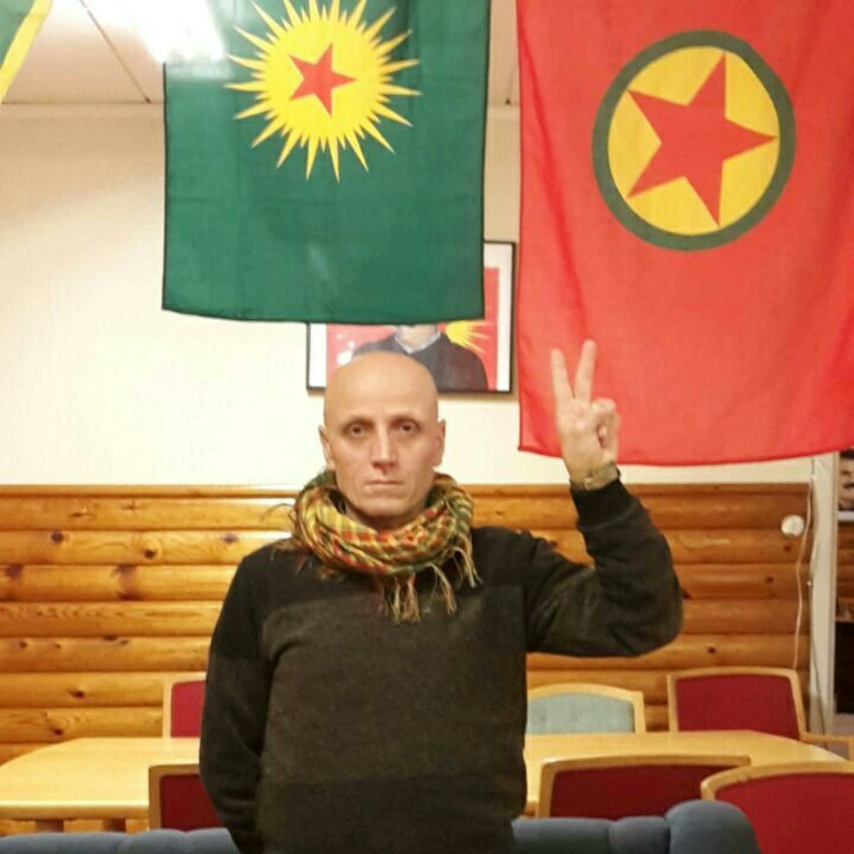 ercanmerdin47's tweet image. Berxwedana gelê Kurd, çîroka sedsalan a li dijî zilmê ye. Ev gel ne bi zindanên tarî ne jî bi fermanên xwînî serî netewand. Ji Kawayê Hesinkar heta îro, her tim li dijî Dehaqan serhildan heye. Berxwedan jiyan e, jiyan azadî ye! ✌️☀️

#Berxwedan #Kurd #Azadî