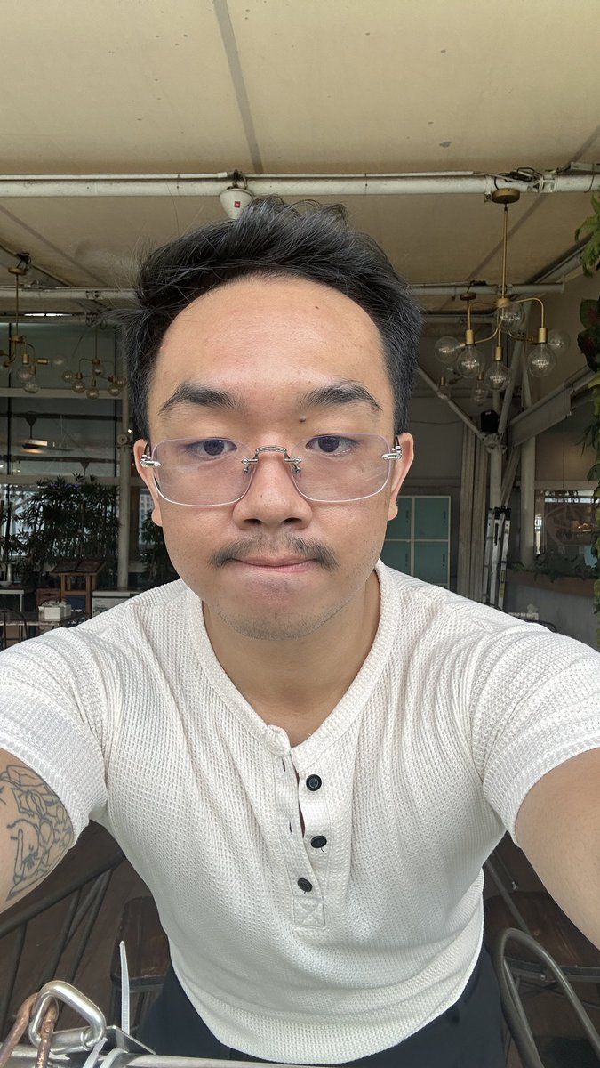 its_leewwoo's tweet photo. 👋 Happy Passover! https://t.co/51oa2pvBjE