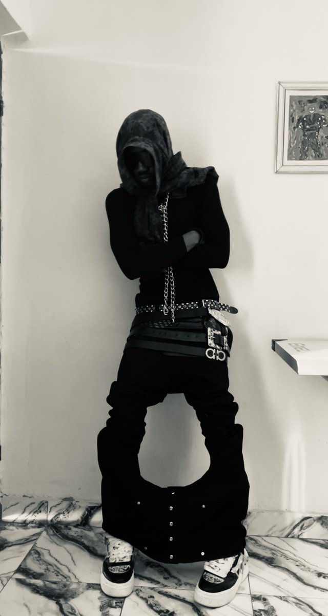 verchive tweet media