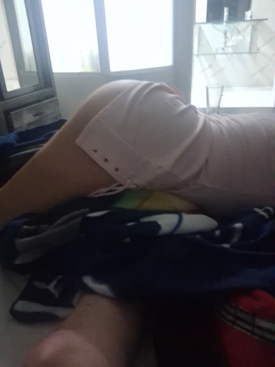 parejaSwqro8 tweet media