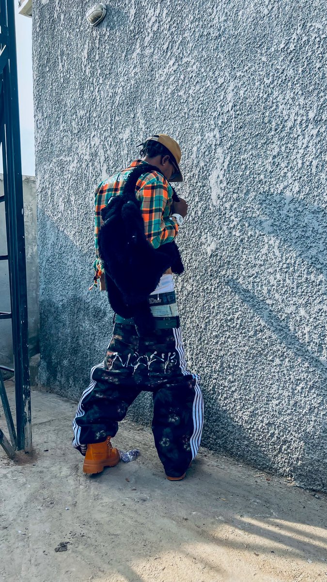 verchive tweet media