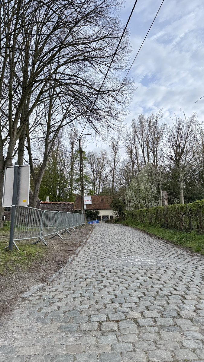 Vandaag is de dag! <a href="/RondeVlaanderen/">Ronde van Vlaanderen</a> 
Molenberg.
