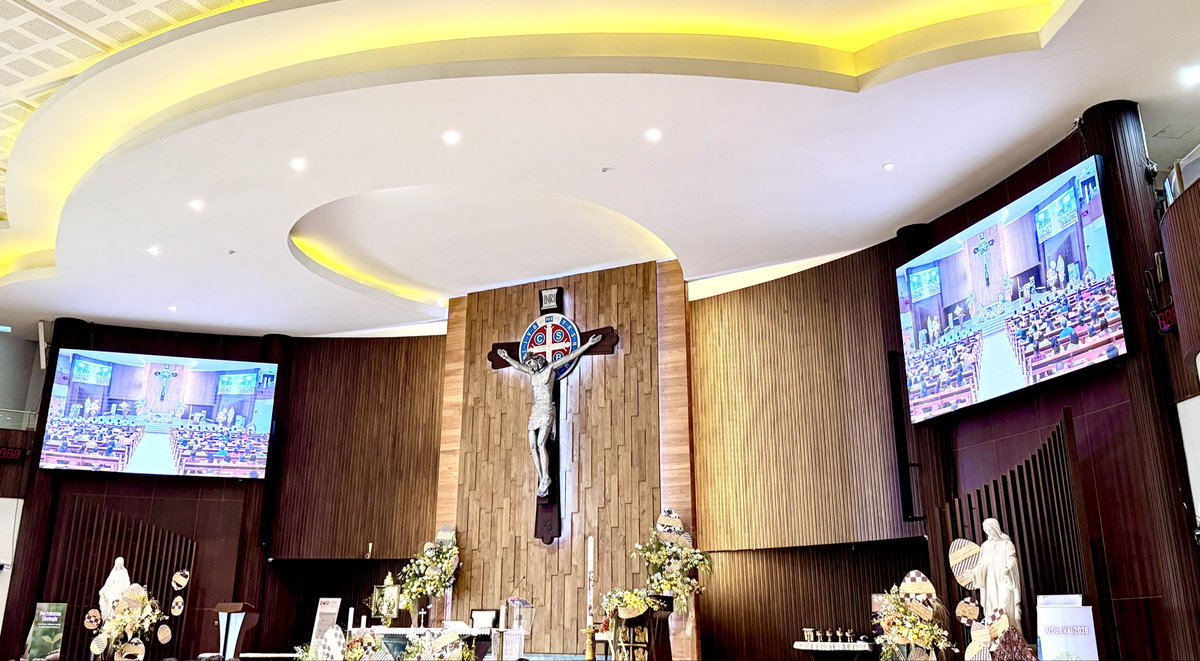 williamsetiadi's tweet photo. Sacred Paschal-Triduum Missals are done. Glad to welcome the Easter Sunday. Christus Vincit! https://t.co/KrnEUjbkZe