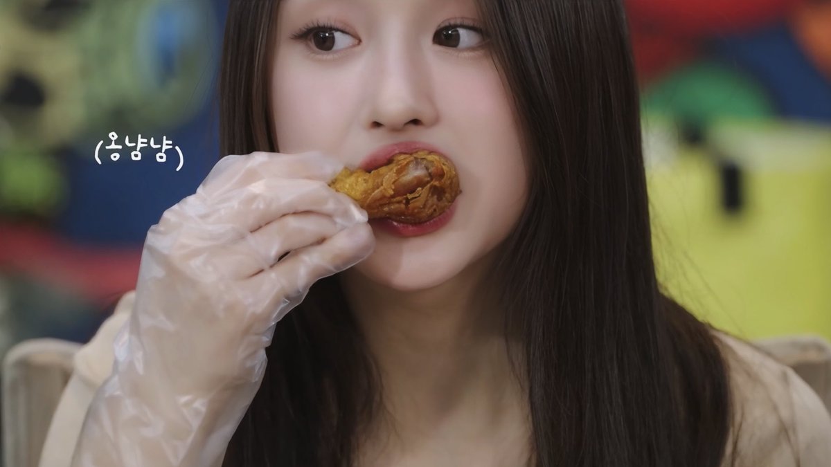 LIUYINGLOBAL's tweet image. 나도 치킨 먹고 싶어🥹🥹🥹
#柳尹 #kpop #Liu #HEARTOFWOMEN #TeachmeHow