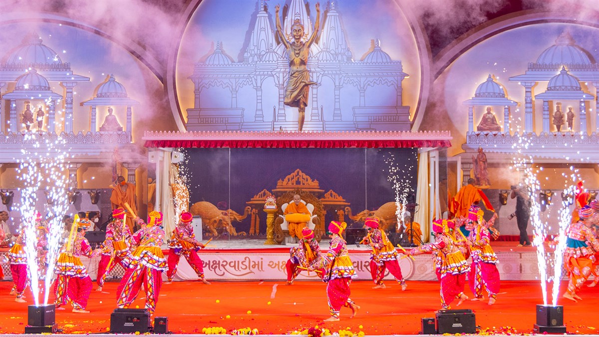 BAPS's tweet photo. HH Mahant Swami Maharaj's Vicharan: 04 April 2026, Bhavnagar, India https://t.co/b1Q7ENhkpG https://t.co/FvRREEnVV1