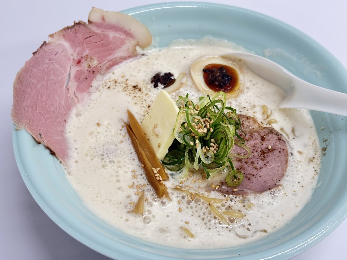 coco catlover tweet media