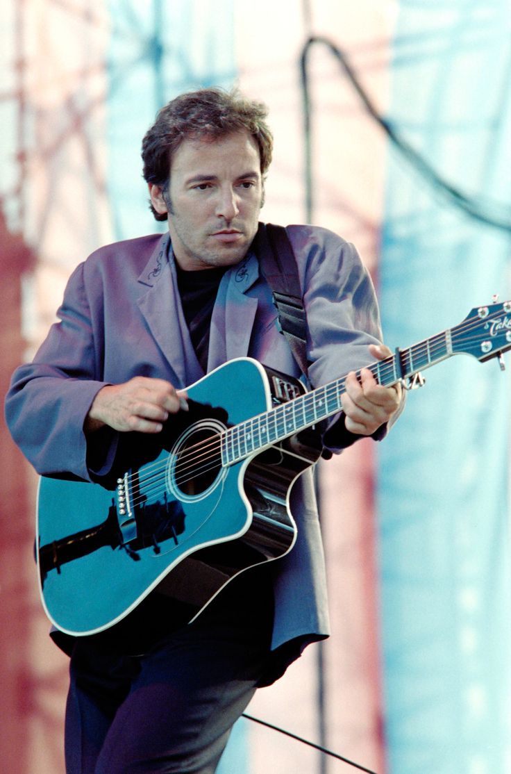 BruceLyricsNL's tweet image. @smithkc21 Well cuddle up angel, cuddle up my little dove