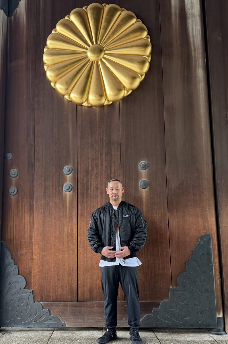 JASON__Kun45's tweet photo. 4月4日を「��士の日」と名付け、地元の市川市から靖国神社まで、靖国へ英霊様への参拝に行ってきました。約19kmの道のりを、雨の中4時間ほどかけて���きました。
とても清々しい気分でした。 https://t.co/68BHp5nwpg