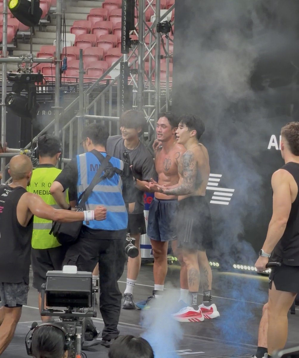 kimi ⏱️ tweet media