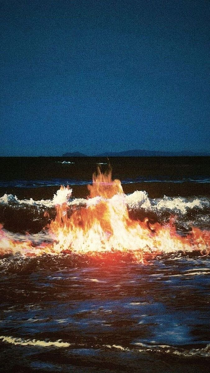 l0n__'s tweet photo. Wallpaper 🎻 https://t.co/ETJqgm8afj