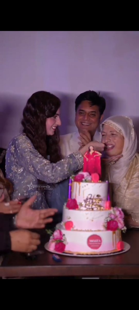 VibeInFrames tweet media