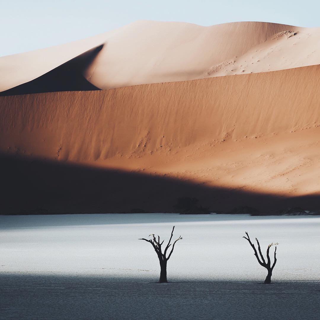 SikGuluva's tweet photo. Deadvlei, Namibia 🇳🇦 https://t.co/FKIKp5WGrV