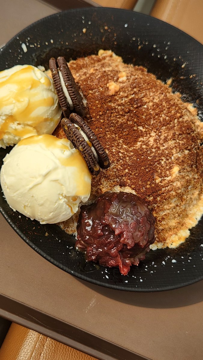 HHome🕯 tweet media