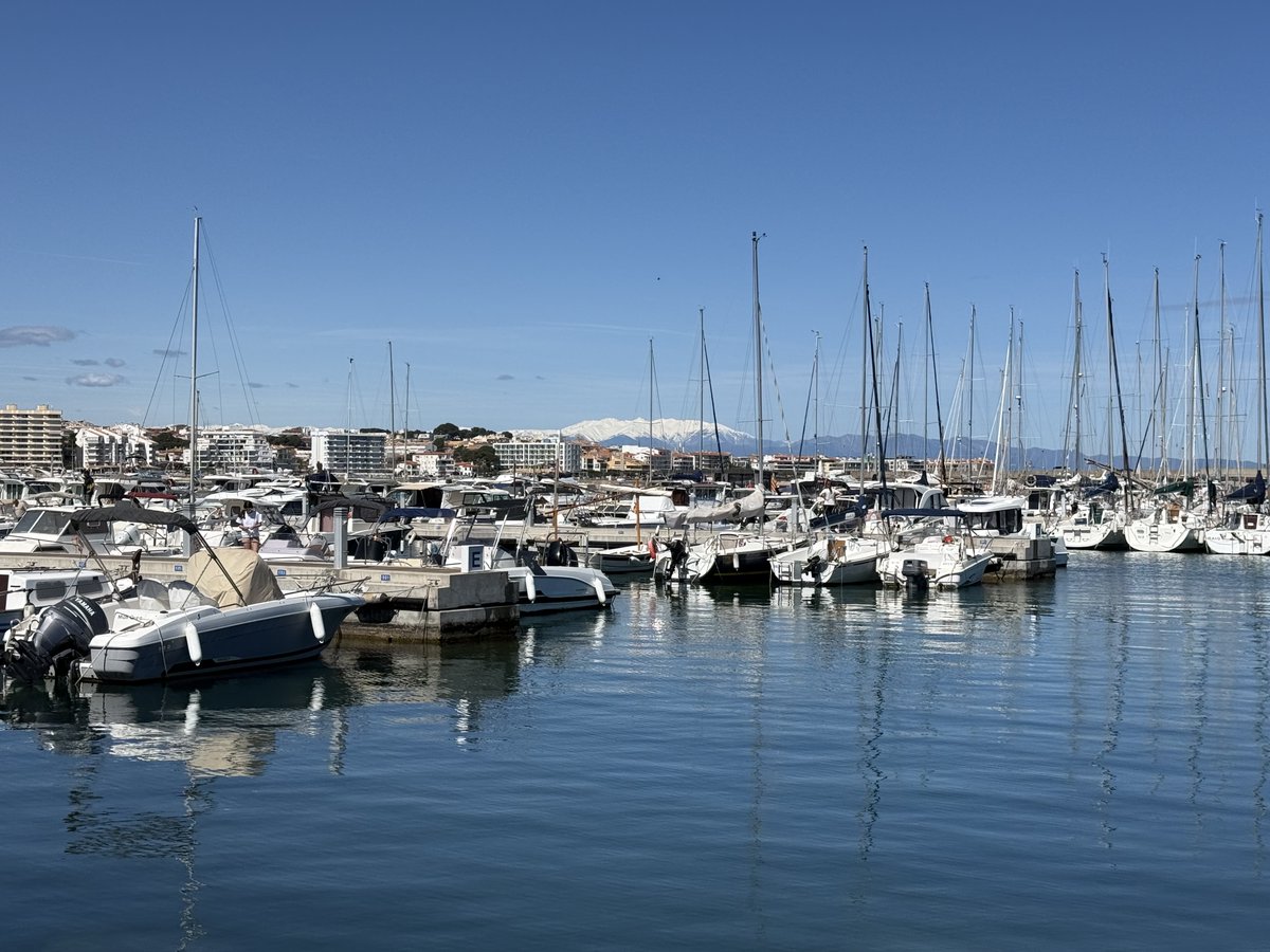 nauticescala's tweet photo. L’abril arriba amb la primavera ja ben present al mar d’Empúries, i el port recupera el ritme amb més llum, bon temps i ganes de tornar a navegar. #lescala #visitlescala #incostabrava #empordaturisme #emporda #navegar #puertodeportivo #portesportiu https://t.co/VzgvfdCsqP