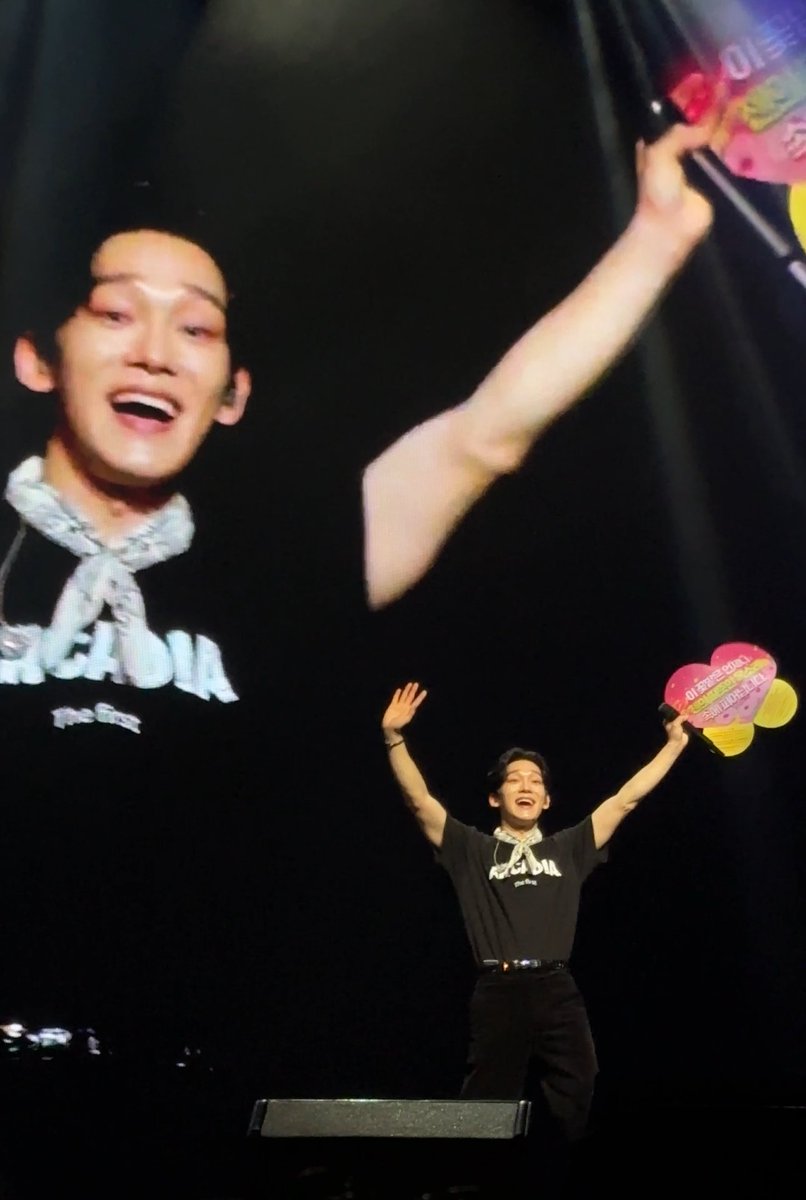 𝐂𝐡𝐞𝐧𝐄𝐗𝐎𝐓𝐡𝐚𝐢𝐥𝐚𝐧𝐝⚡️ tweet media