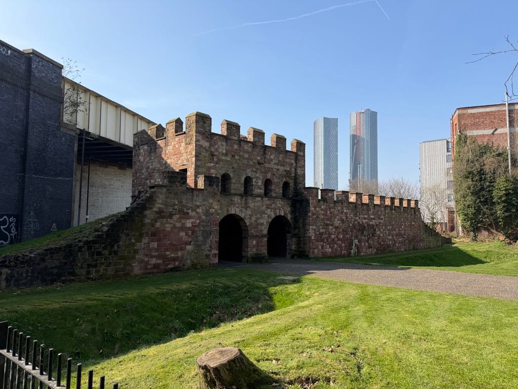 fotofacade's tweet image. So here, in Manchester we find layers of meaning and layers of firsts: movement, industry, politics, science, architecture and belief. There’s no city like this - every layer of soil is the first in the journey towards the modern world. #Manchester digest.andymarshall.co/andy-marshalls…