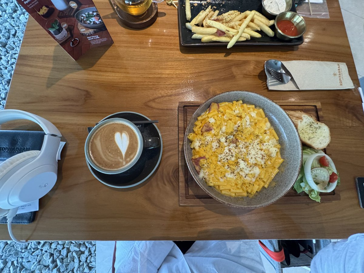 ✩ feza camaba FMIPA UI ٢٦ | free tag tweet media