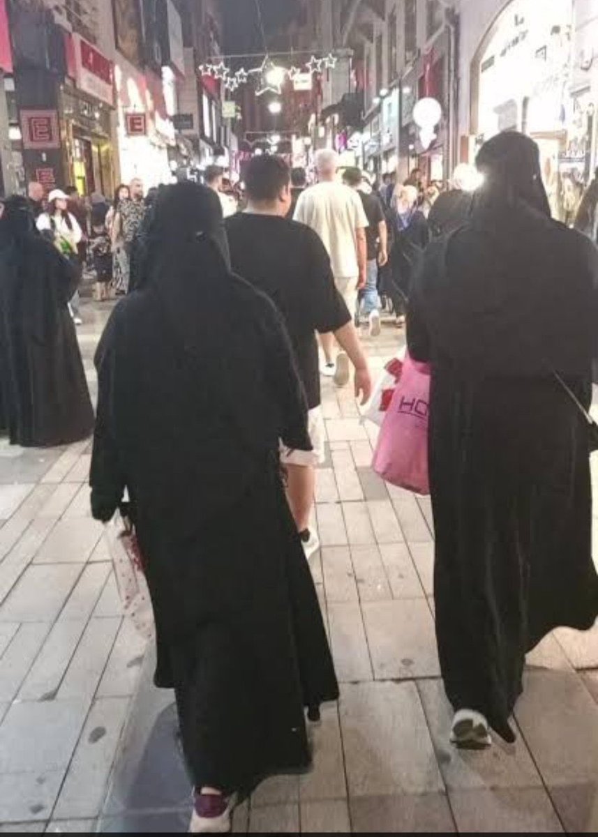 ŞAMPİYON GALATASARAY💛❤️🏆 tweet media