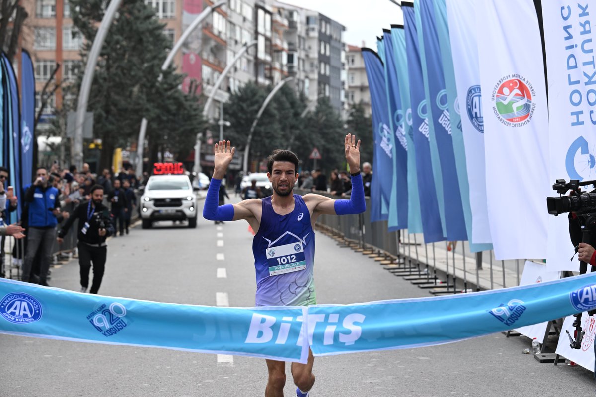 aa_kurumsal's tweet image. #AA 'nın 106. kuruluş yıl dönümü etkinlikleri kapsamında Ankara'da düzenlenen 1920 Koşusu'nu erkeklerde İspanyol Adel Mechaal, kadınlarda ise Derya Kunur kazandı.

Kazanan katılımcılarımızı başarılarından dolayı tebrik ediyoruz.👏🏻

v.aa.com.tr/3892343

#AnadoluAjansı