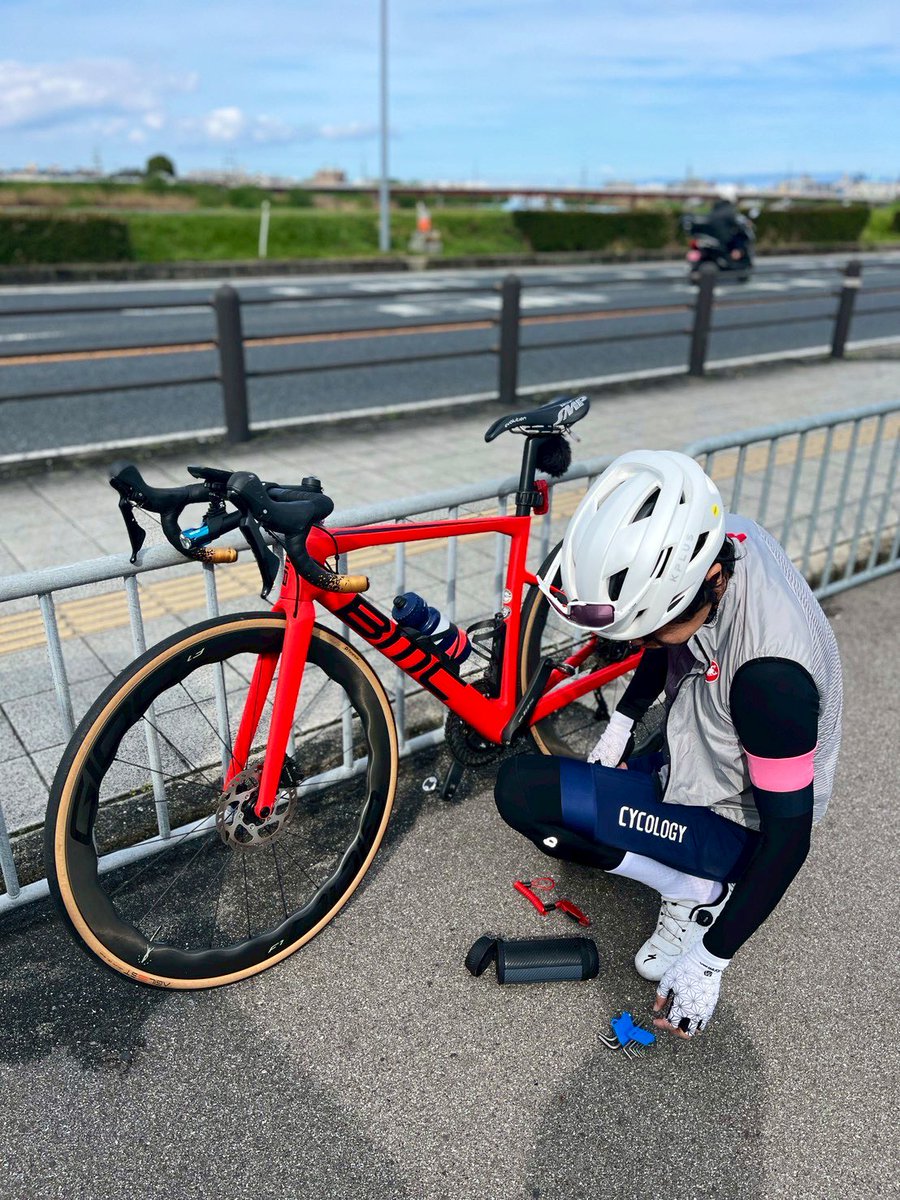 TAKA0054Bianchi's tweet image. 今日は奈良まで🌸ライド
サドルをSMPエボリューション
に買い換えました
セットしたつもりがサドルが
グラグラ💦締め直していざ出発
きんちゃまの圧迫感が皆無🫶
坐骨はまだ痛い
地道にセッティングしていこう
#SMPサドル 
#evolution 
#BMC