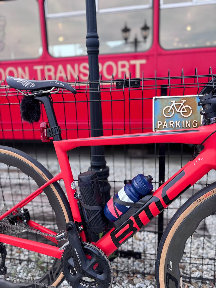 TAKA0054Bianchi's tweet image. 今日は奈良まで🌸ライド
サドルをSMPエボリューション
に買い換えました
セットしたつもりがサドルが
グラグラ💦締め直していざ出発
きんちゃまの圧迫感が皆無🫶
坐骨はまだ痛い
地道にセッティングしていこう
#SMPサドル 
#evolution 
#BMC