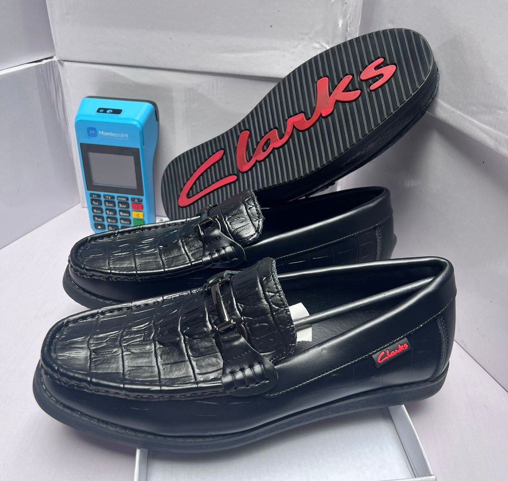 Dinero Crocs 🚚 tweet media