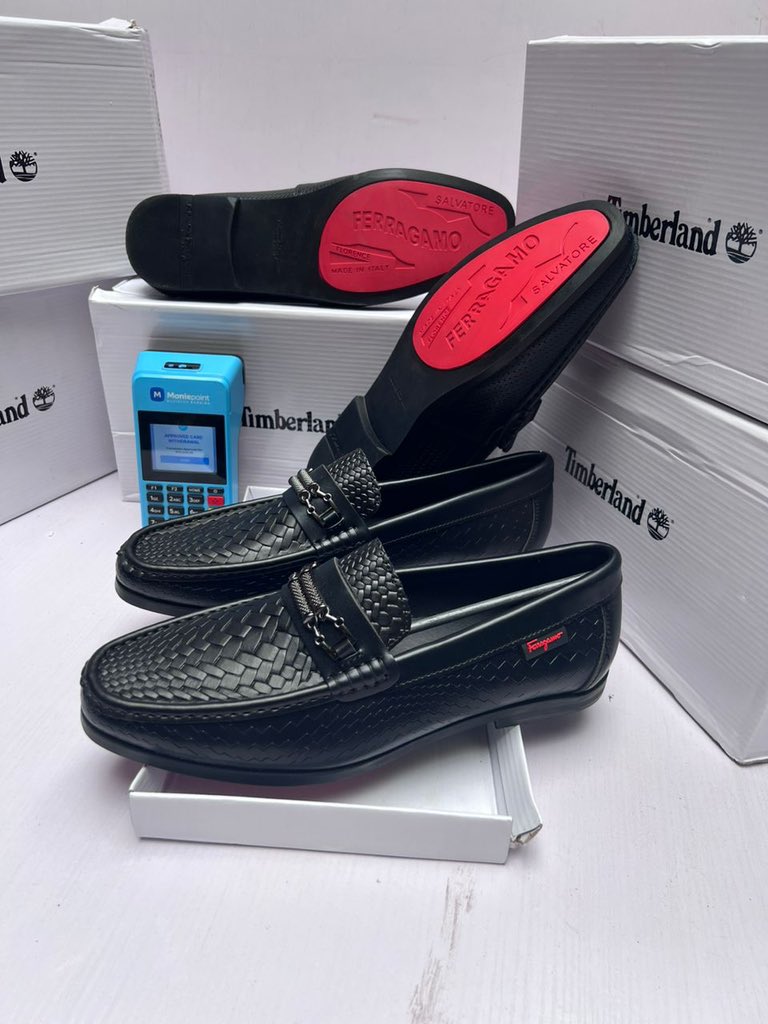 Dinero Crocs 🚚 tweet media