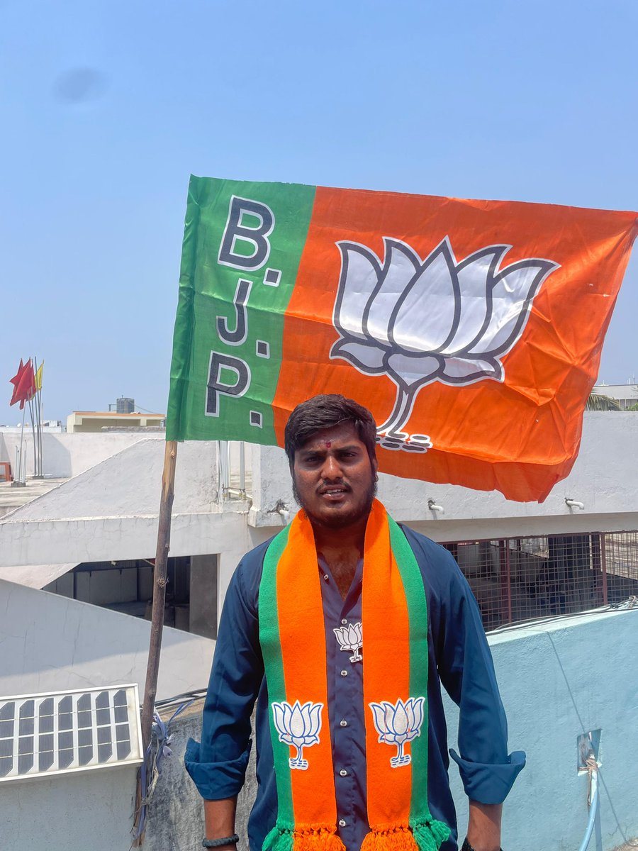 jonnadaReddyBjp's tweet photo. *Nation First… 46 years of continuous service. Today I proudly hoisted the Bharatiya Janata Party flag at my home🚩👏*

This is not just a proud moment… it is a testament to my dedication and commitment to the ideology of making India supreme.

#47yearsofNationfirst https://t.co/n7TwYEbI9Y