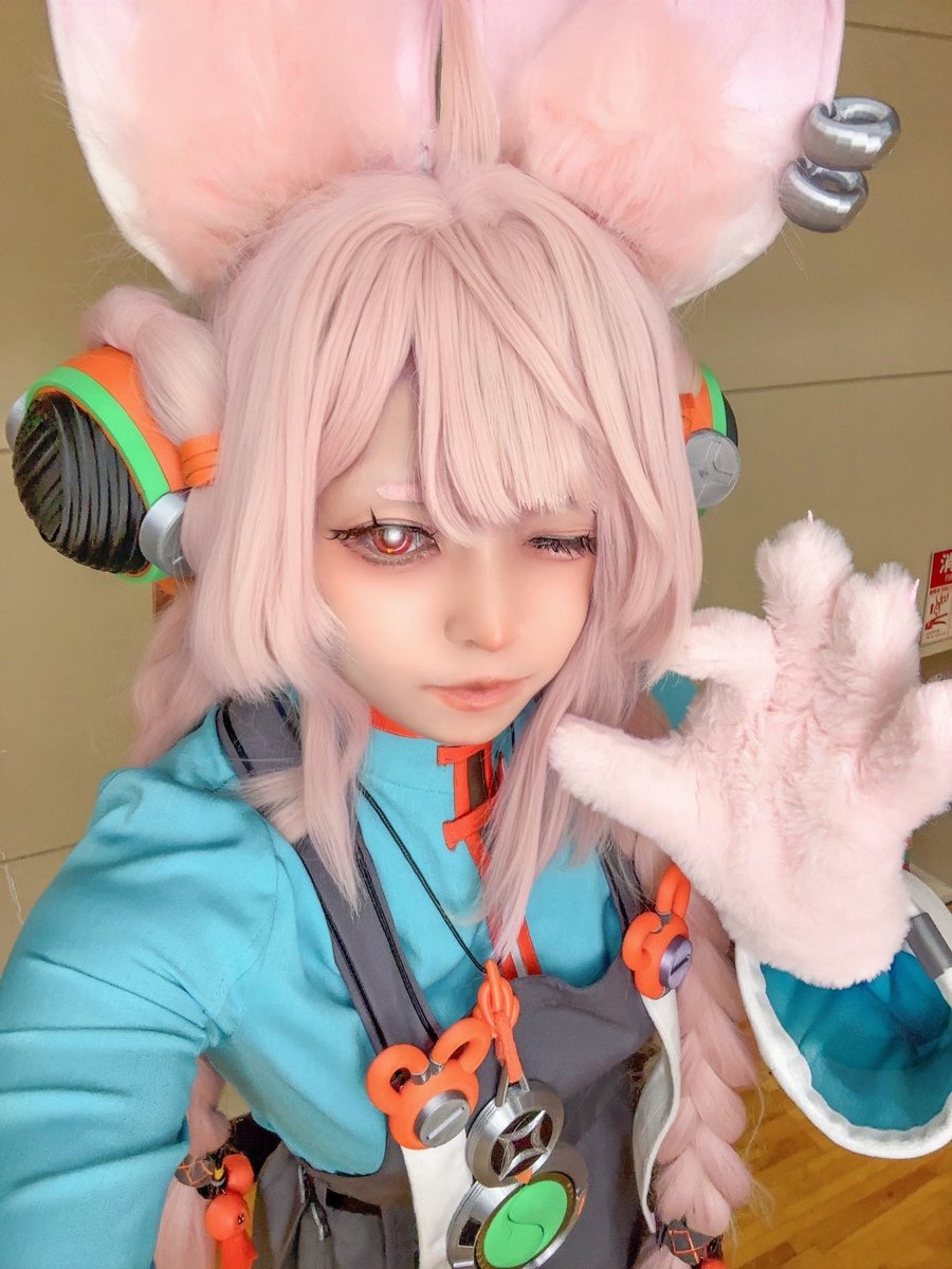 銀髪🔯ゆずちゃ 【コミック1売り子のみ（F05b）4/29】ファンティア始めたよ！ tweet media