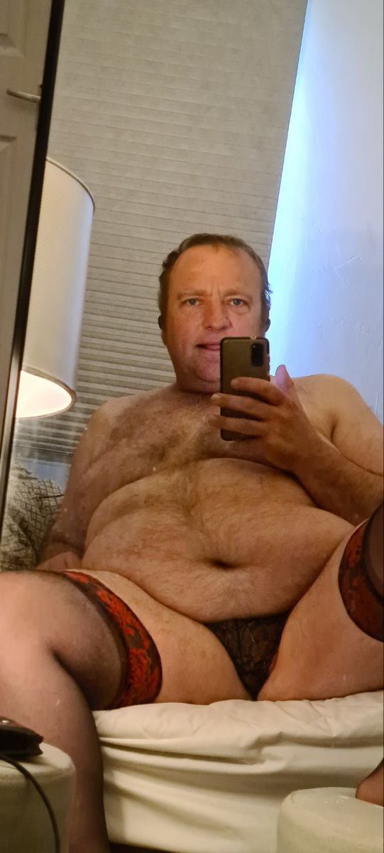 SmallPenisClub tweet media