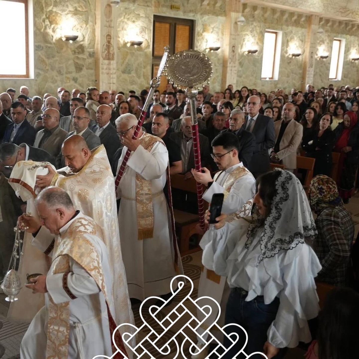 FraterniteIrak's tweet photo. L'espérance, malgré les conflits.

Joyeuse fête de Pâques à tous ✨

Aidez-nous à aider ↓
https://t.co/sJhT8n3bM7 https://t.co/XTFQU3OujC