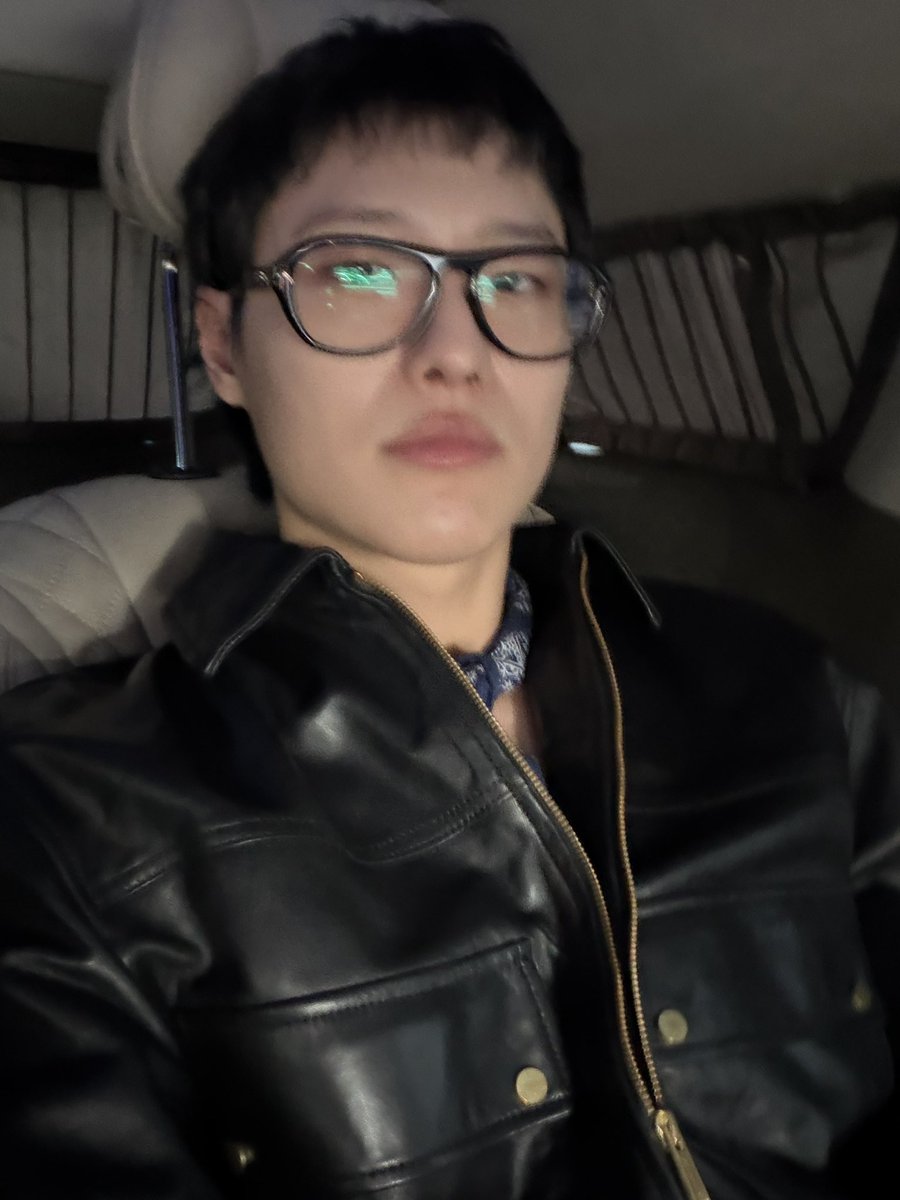 조우즈 tweet media