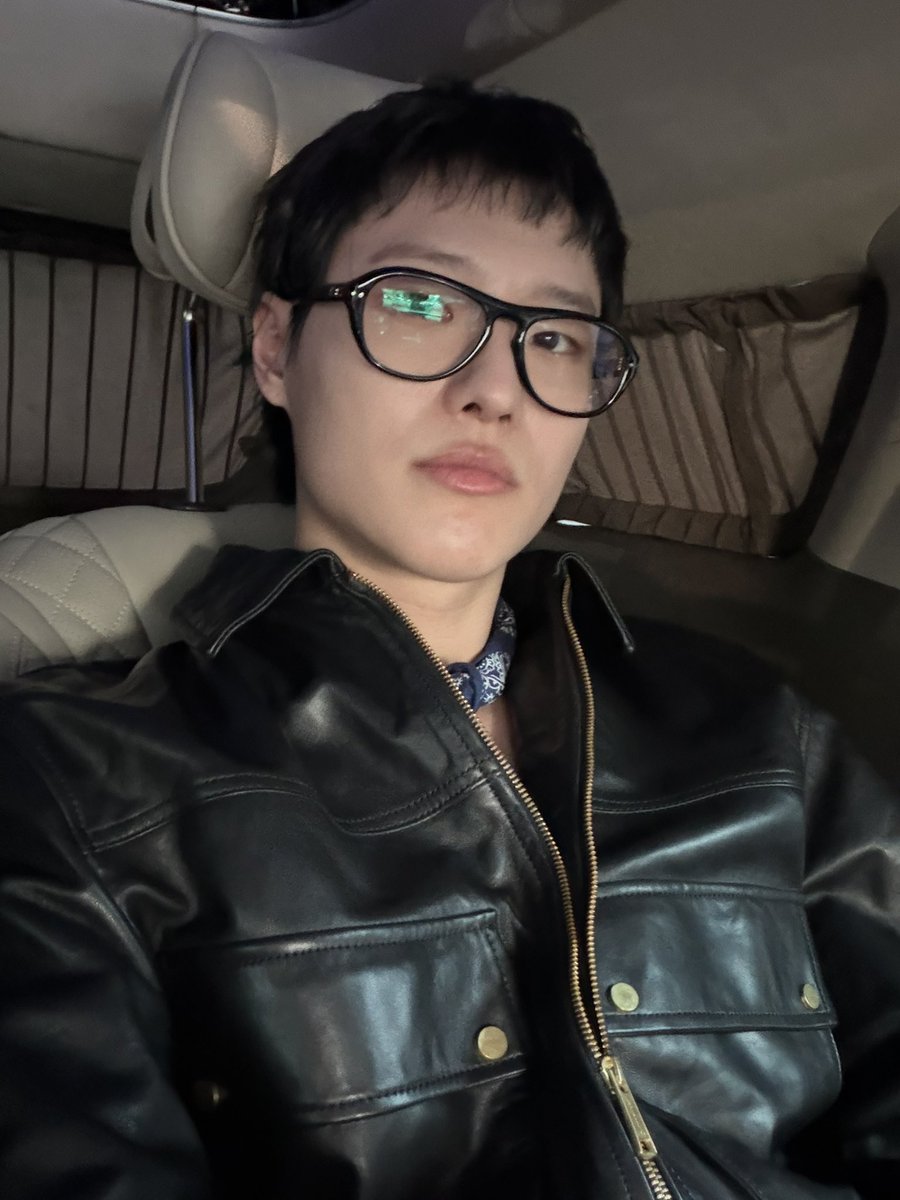 조우즈 tweet media