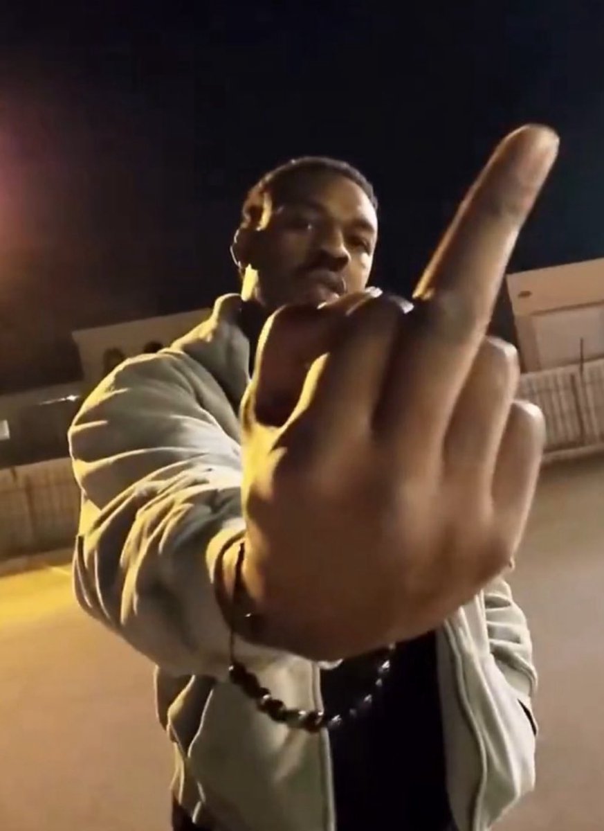 imRichiv's tweet photo. We knew that dev that bought 3% at 10k was going to dump it now buy it up an fuck him https://t.co/WmUCxmPWOT