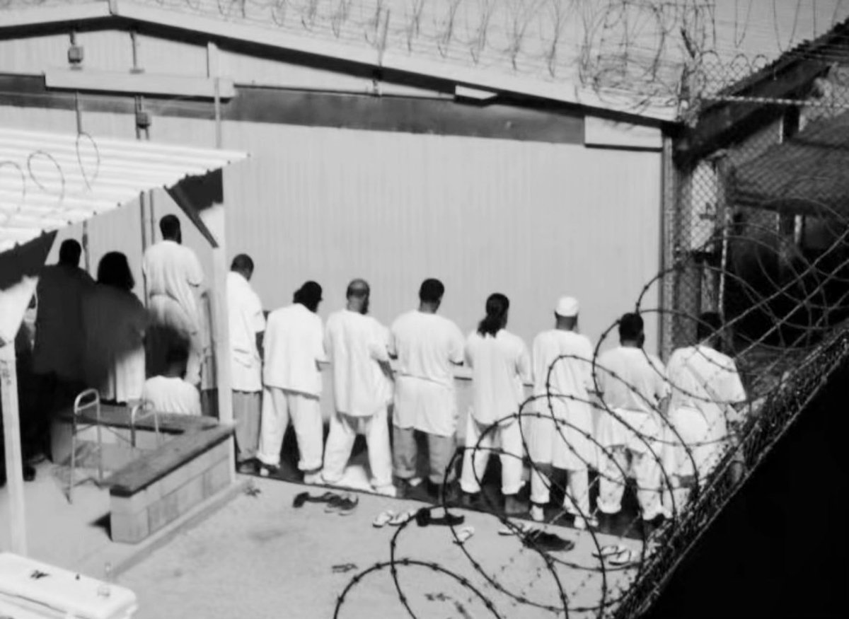 ‏ހވޱ tweet media