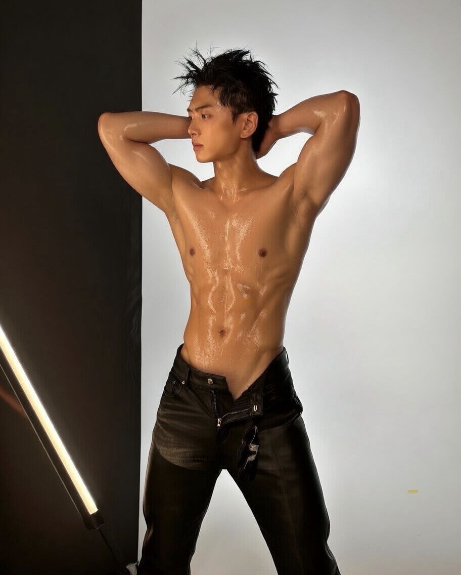 spicy_ruhmen's tweet photo. 🥵🥵🥵 https://t.co/lsaUj37af7