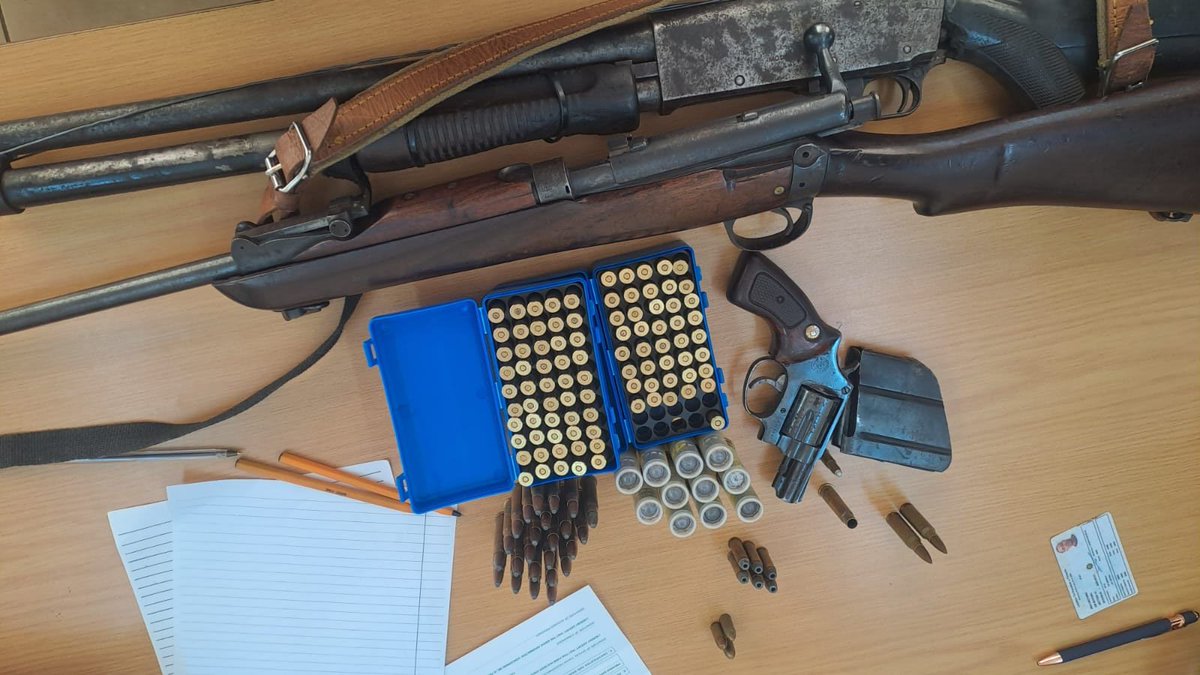 _ArriveAlive's tweet image. Multiple unlicensed firearms and ammunition recovered in Tongaat

arrr.co.za/8gXt6

#ArriveAlive #Firearms #GunsOffTheStreets @SAPoliceService @DBNMetroPolice